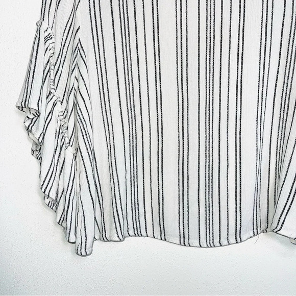 Altar’d State White & Black Striped Bell Sleeve Open Back Top Medium Women’s - Picture 5 of 12